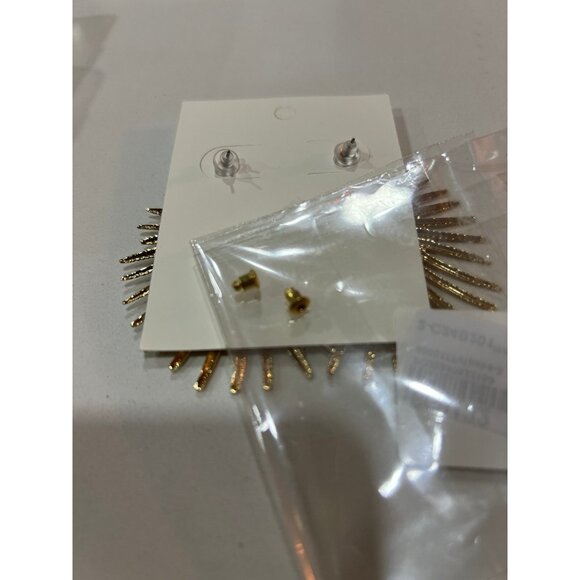 Gold palm leaf statement earrings - Picture 3 of 5